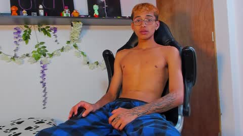 Snapshot of charlieerusso chatting on 02.08.25 Charles Russo online show from 02.08.25