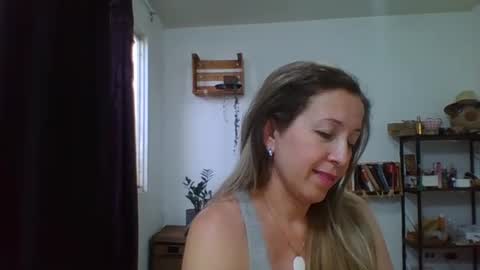 Snapshot of charlot_ponze chatting on 04.14.26 charlott online show from 04.14.26