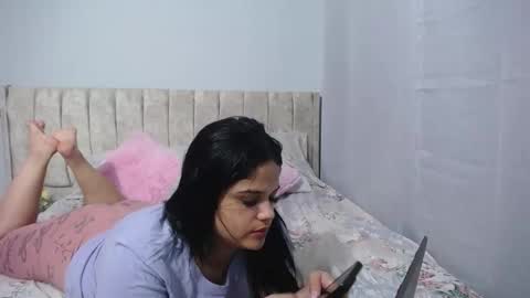 Snapshot of charlot_walker chatting on 12.17.25 Charlote Walker online show from 12.17.25