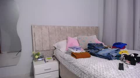 Snapshot of charlot_walker chatting on 12.20.25 Charlote Walker online show from 12.20.25