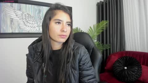 Snapshot of charlote_horny chatting on 01.20.25 Charlote online show from 01.20.25