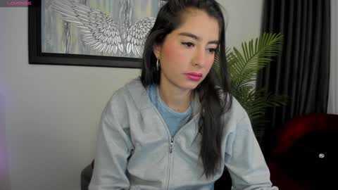 Snapshot of charlote_horny chatting on 01.22.25 Charlote online show from 01.22.25