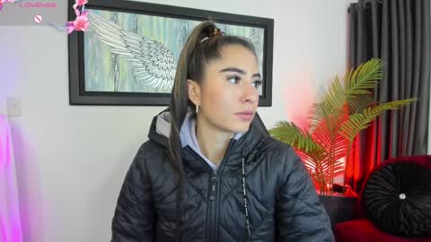 Snapshot of charlote_horny chatting on 03.06.25 Charlote online show from 03.06.25