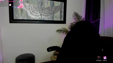 Snapshot of charlote_horny chatting on 10.31.25 Charlote online show from 10.31.25