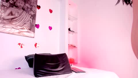 Snapshot of charlote_zc_ chatting on 02.16.25 Charlote online show from 02.16.25