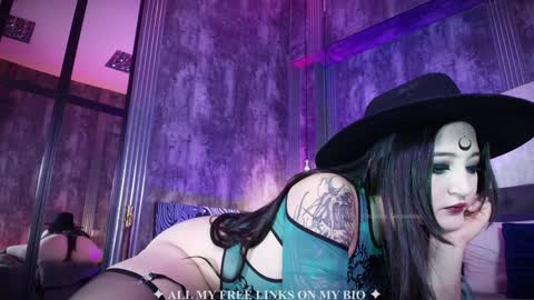 Charlotte online show from 10.24.25