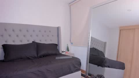 Snapshot of charlotte_harriz chatting on 12.21.24 Charlotte online show from 12.21.24