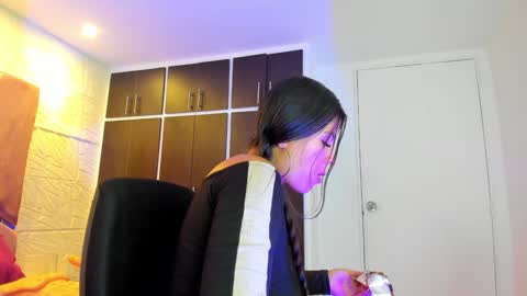 Charlotte Icee online show from 02.06.25