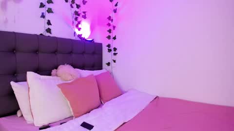 Charlotte james online show from 03.07.25