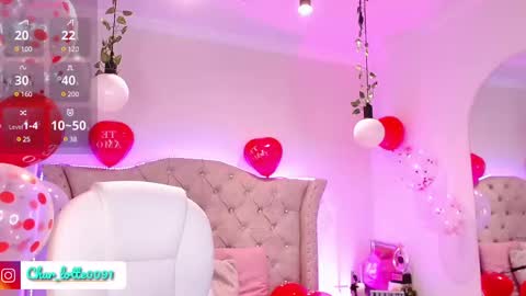 Snapshot of charlotte_jones__1 chatting on 02.11.25 Charlotte online show from 02.11.25