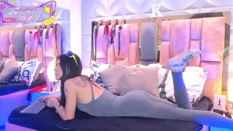 CHARLOTTELANDRY online show from 09.26.25