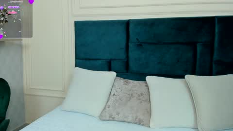 Charlotte Mayers online show from 01.21.25