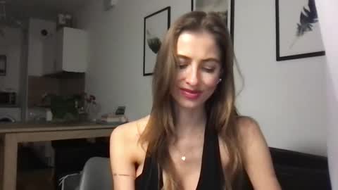 Charlotte Roche online show from 01.16.25