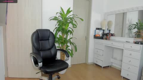 Yuli online show from 12.13.24