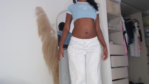 charlottehorny1 online show from 01.14.25