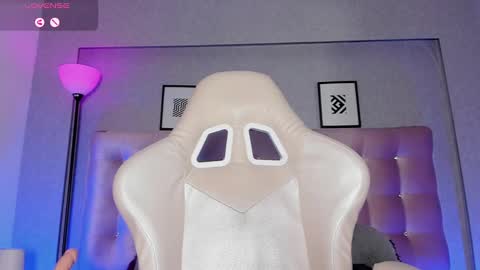 Snapshot of charlotterussel chatting on 12.12.24 charlotterussel online show from 12.12.24