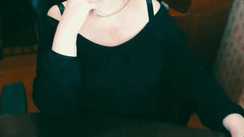 CharlotteXTasty online show from 12.11.24