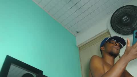 charly_vergonti_ online show from 12.21.24