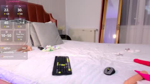 Snapshot of charming_annye chatting on 01.07.25 Annye online show from 01.07.25