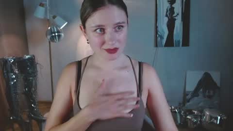 Snapshot of charming_beauty chatting on 07.08.26 Michelle online show from 07.08.26