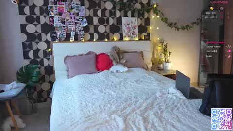 my fansly Charming daisy              My Wishlist  for new toys     online show from 02.02.26