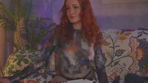 Snapshot of charming_lilly chatting on 09.30.25 Lissa online show from 09.30.25