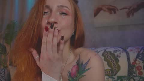 Snapshot of charming_lilly chatting on 10.07.25 Lissa online show from 10.07.25