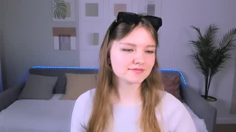 Snapshot of charminglookeva chatting on 05.09.26 Im Eva online show from 05.09.26