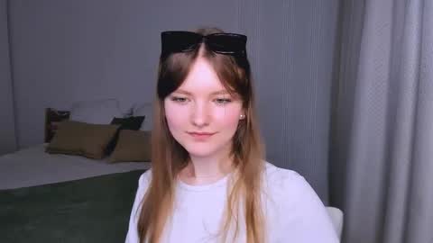 Snapshot of charminglookeva chatting on 05.16.26 Im Eva online show from 05.16.26