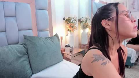 Snapshot of charolnox chatting on 02.05.26 Charol online show from 02.05.26