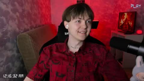 Snapshot of charonbaby1 chatting on 10.21.25 lynxy online show from 10.21.25