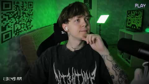 Snapshot of charonbaby1 chatting on 11.20.25 lynxy online show from 11.20.25