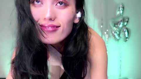 JASMINE   usually going live about 2 am UTC  online show from 12.11.24