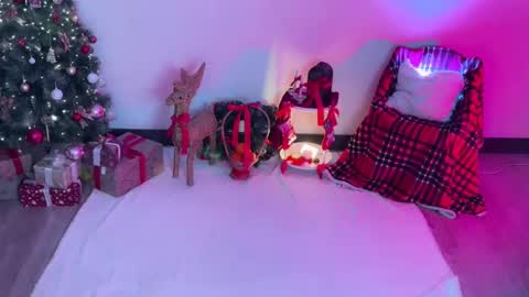 JASMINE   usually going live about 2 am UTC  online show from 12.26.24