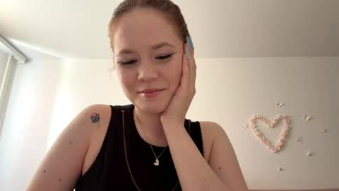 Snapshot of chastityvolino chatting on 05.26.26 Nina online show from 05.26.26