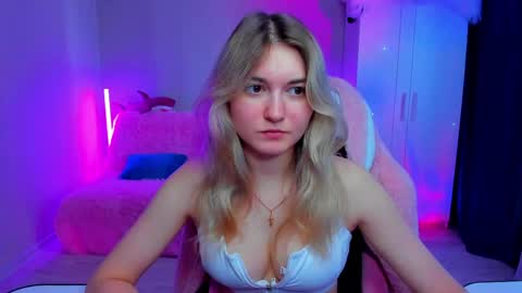Snapshot of chatur_lady_ chatting on 04.29.26 Betty online show from 04.29.26