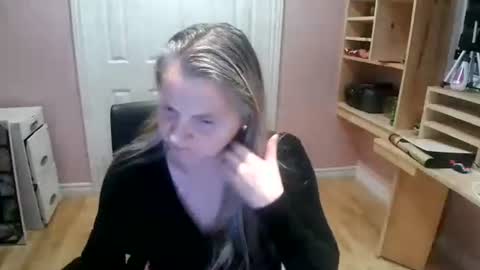 chealsiek online show from 12.04.25