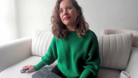 Regina Phalange online show from 03.06.25