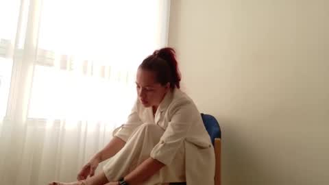 Regina Phalange online show from 09.19.25