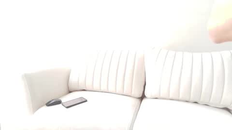 Regina Phalange online show from 09.30.25