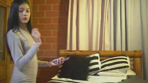 Snapshot of cheeseburgerjesus chatting on 01.05.25 Cheesburger Jesus and whoever showed up. online show from 01.05.25