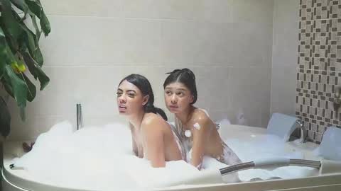 Snapshot of cheeseburgerjesus chatting on 01.05.25 Cheesburger Jesus and whoever showed up. online show from 01.05.25