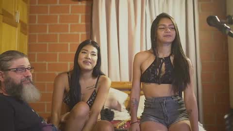 Snapshot of cheeseburgerjesus chatting on 03.11.25 Cheesburger Jesus and whoever showed up. online show from 03.11.25