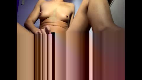 Snapshot of cheetleader101flyer chatting on 04.30.26 Sexyblondeliltitsss online show from 04.30.26
