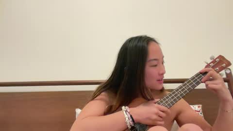 Snapshot of chellybear101 chatting on 01.10.25 chellybear101 online show from 01.10.25