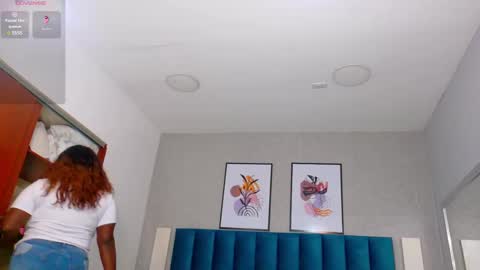 Snapshot of cheneelllorens chatting on 01.21.25 online show from 01.21.25