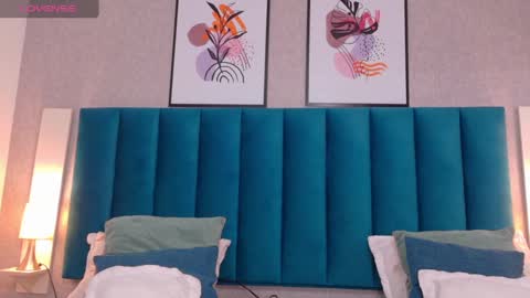 Snapshot of cheneelllorens chatting on 09.12.25 online show from 09.12.25