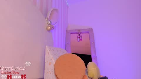 Snapshot of cherry_blond_ chatting on 12.12.24 Cherry online show from 12.12.24