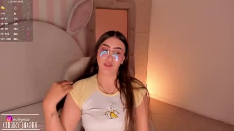 Snapshot of cherry_blond_ chatting on 02.25.25 Cherry online show from 02.25.25