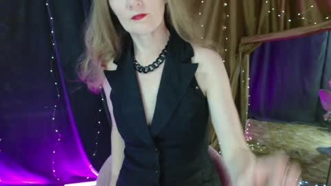 Snapshot of cherry_blossomsx chatting on 12.19.24 thanks guys see you tomorrow online show from 12.19.24